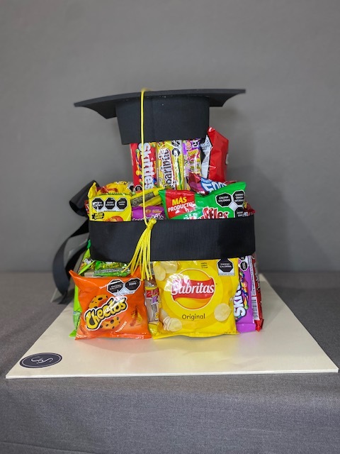 TORRE DE DULCES GRADUACIÓN - Imagen 3