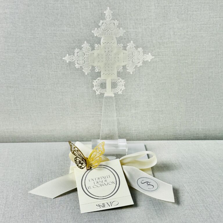 CRUZ DE ACRÍLICO NACARADA 4