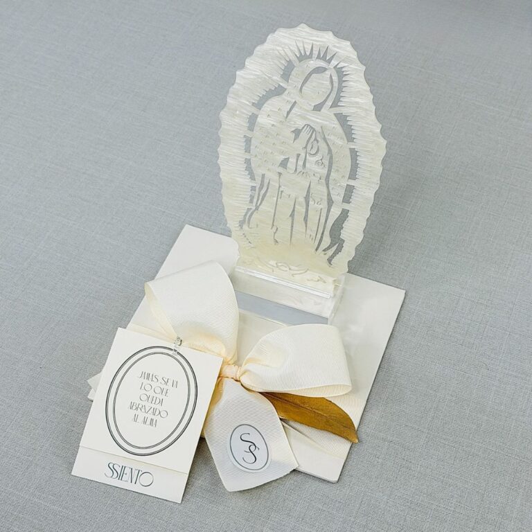 VIRGEN DE ACRÍLICO NACARADA 2