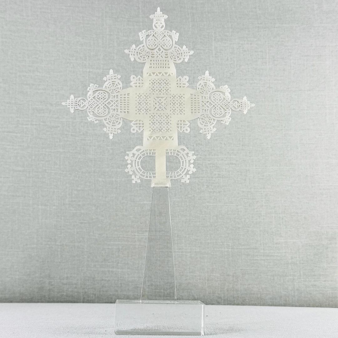CRUZ DE ACRÍLICO NACARADA 3